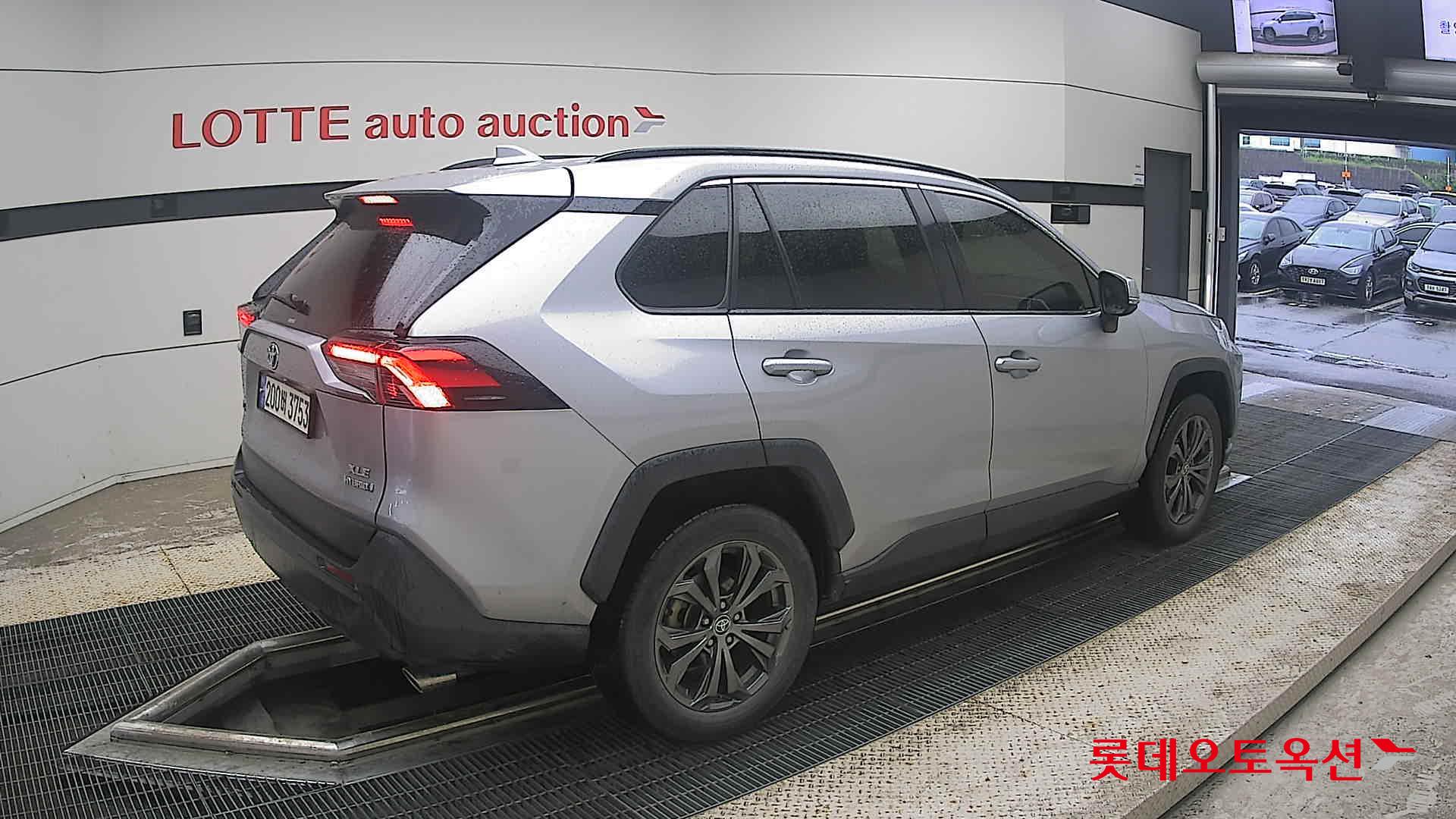 2022 - toyota rav4