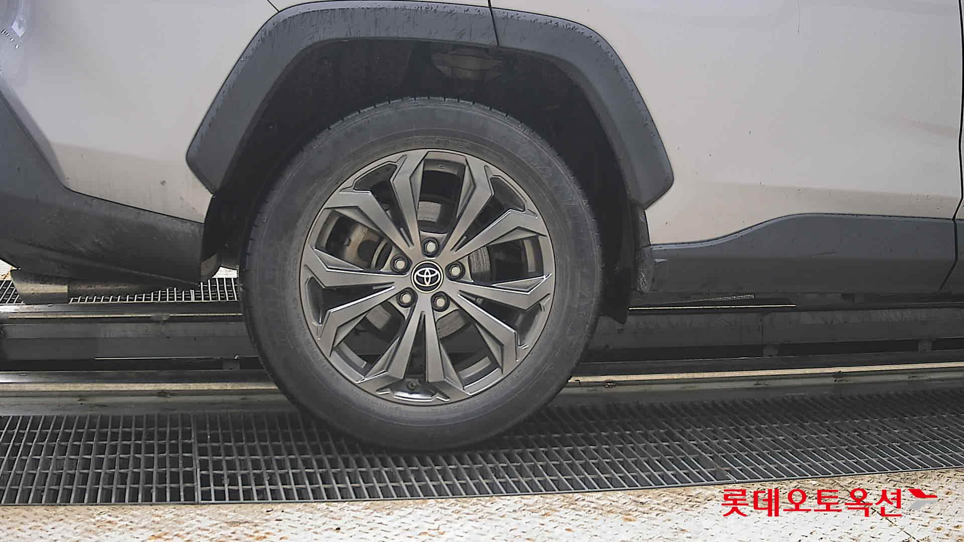 2022 - toyota rav4