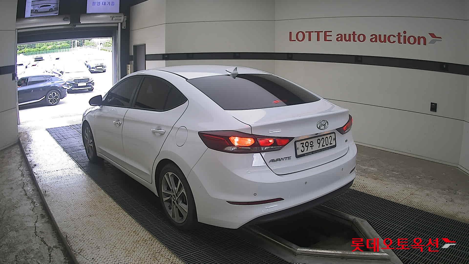 2018 - hyundai avante