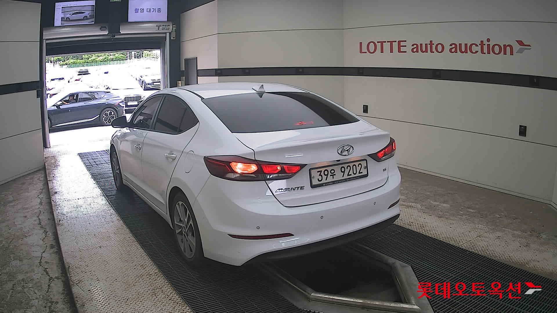 2018 - hyundai avante