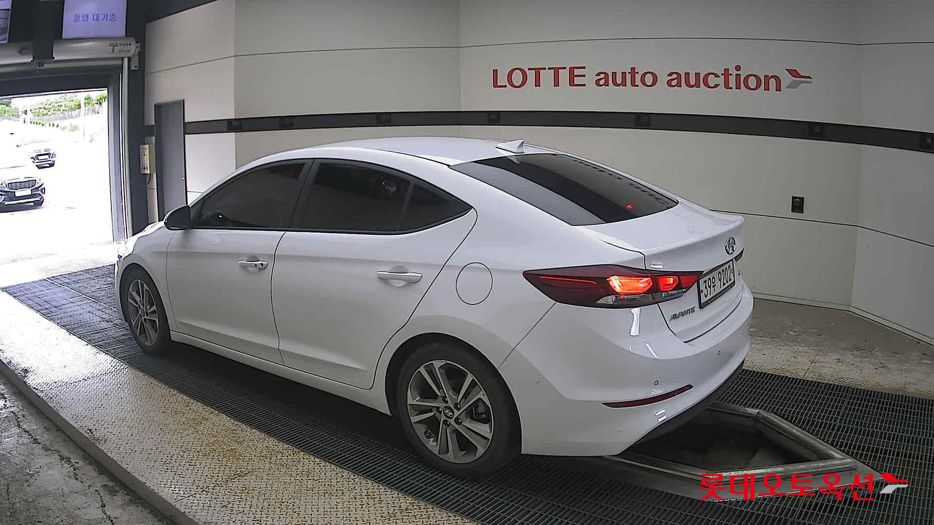 2018 - hyundai avante