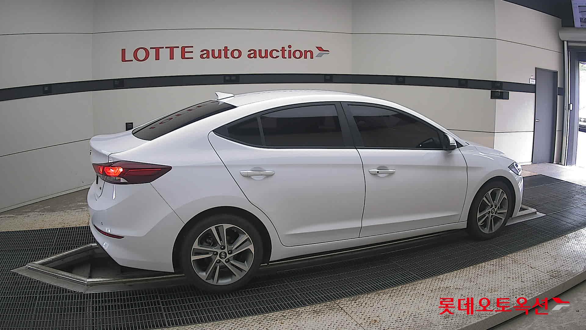 2018 - hyundai avante