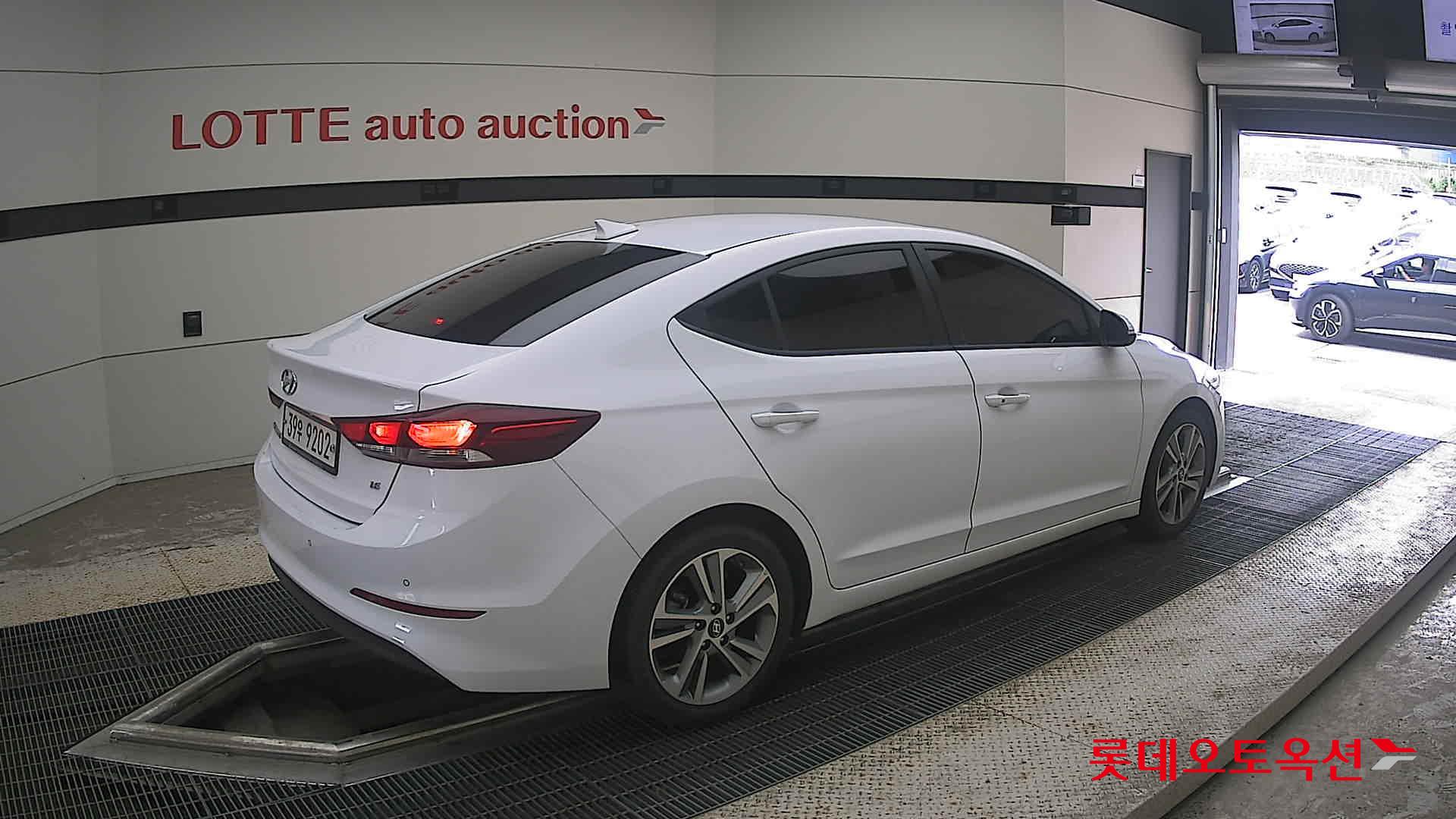 2018 - hyundai avante