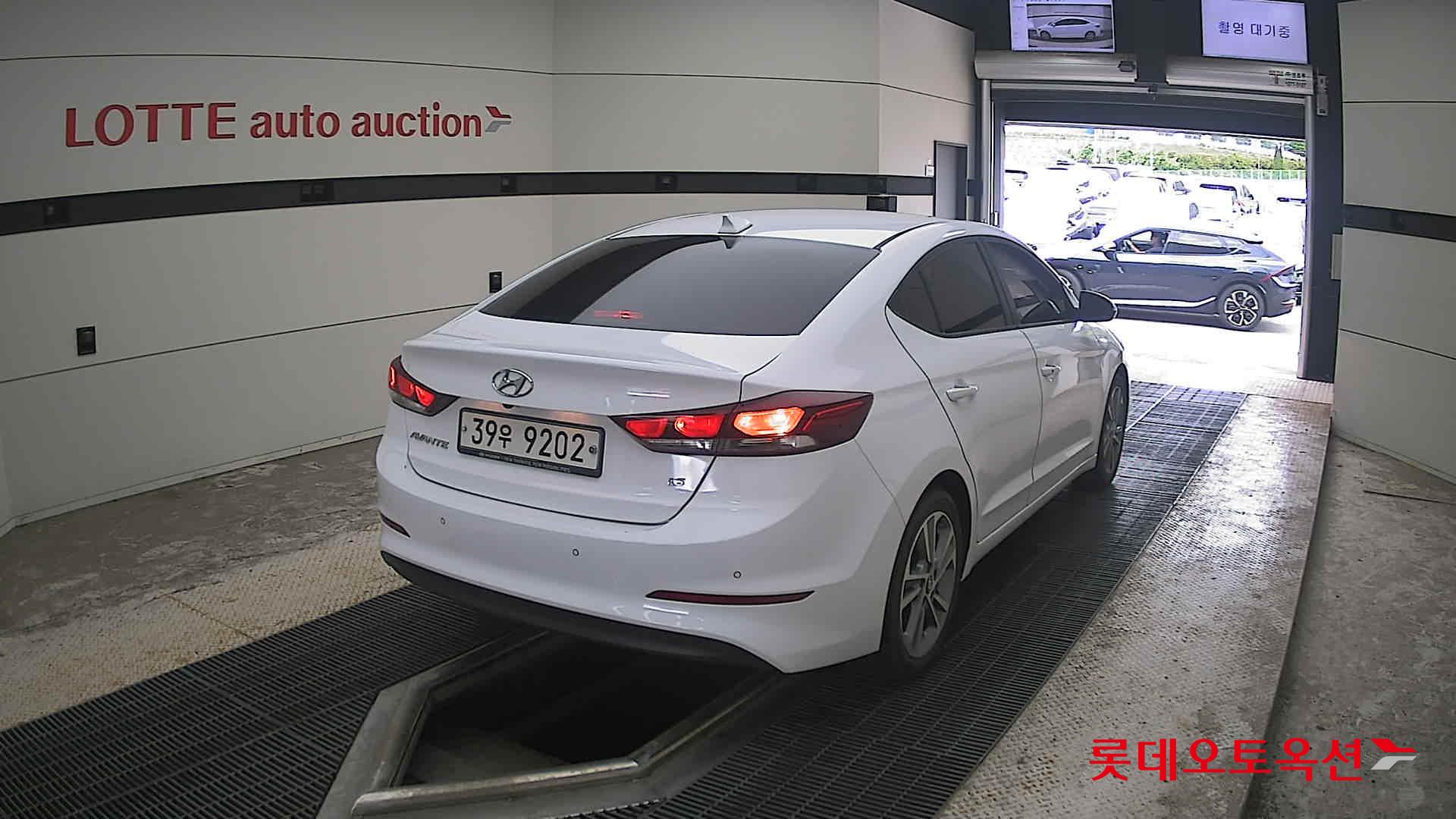 2018 - hyundai avante