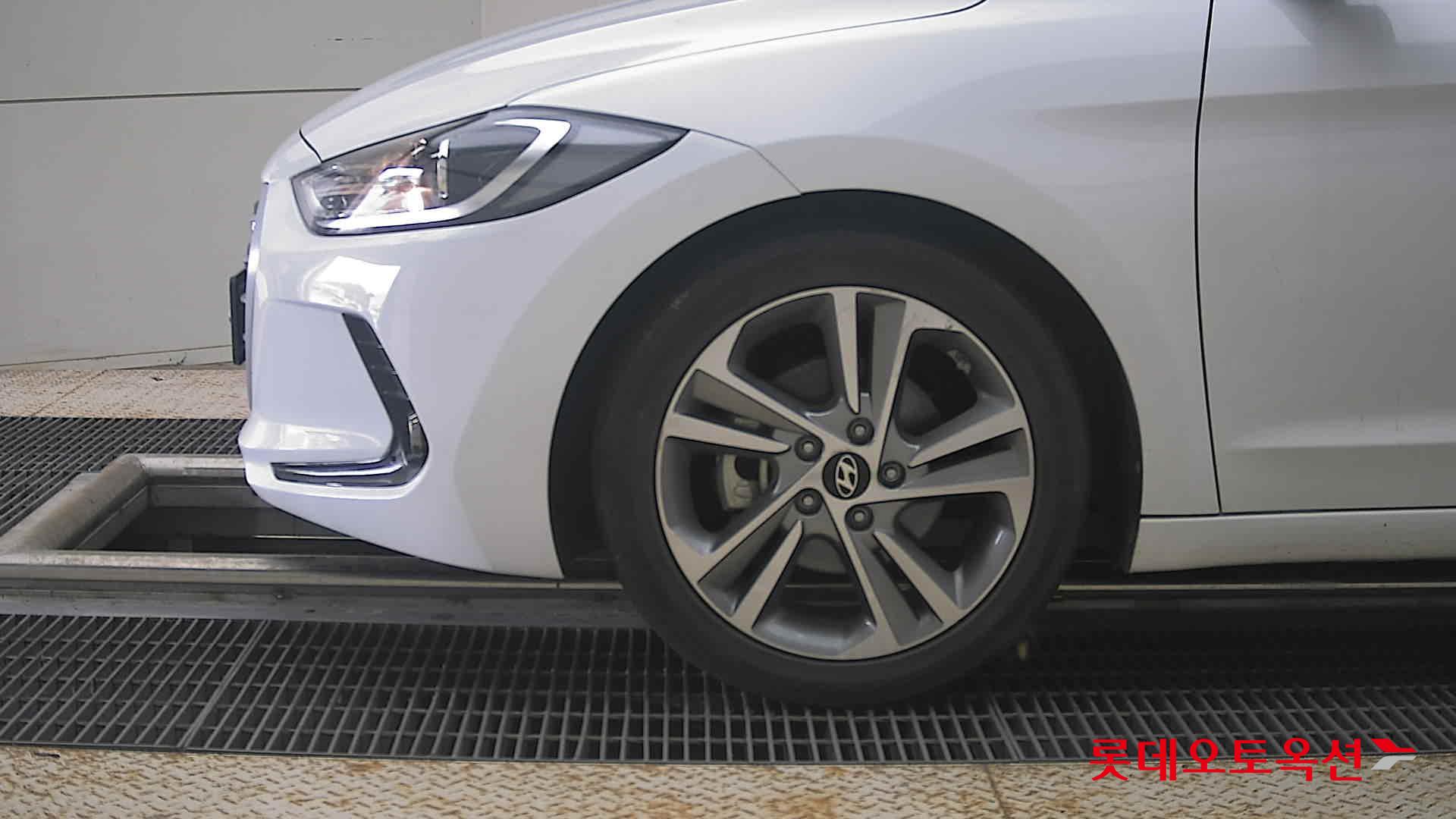 2018 - hyundai avante