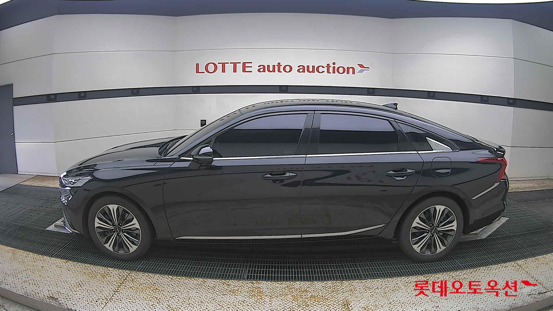 2022 - kia k8