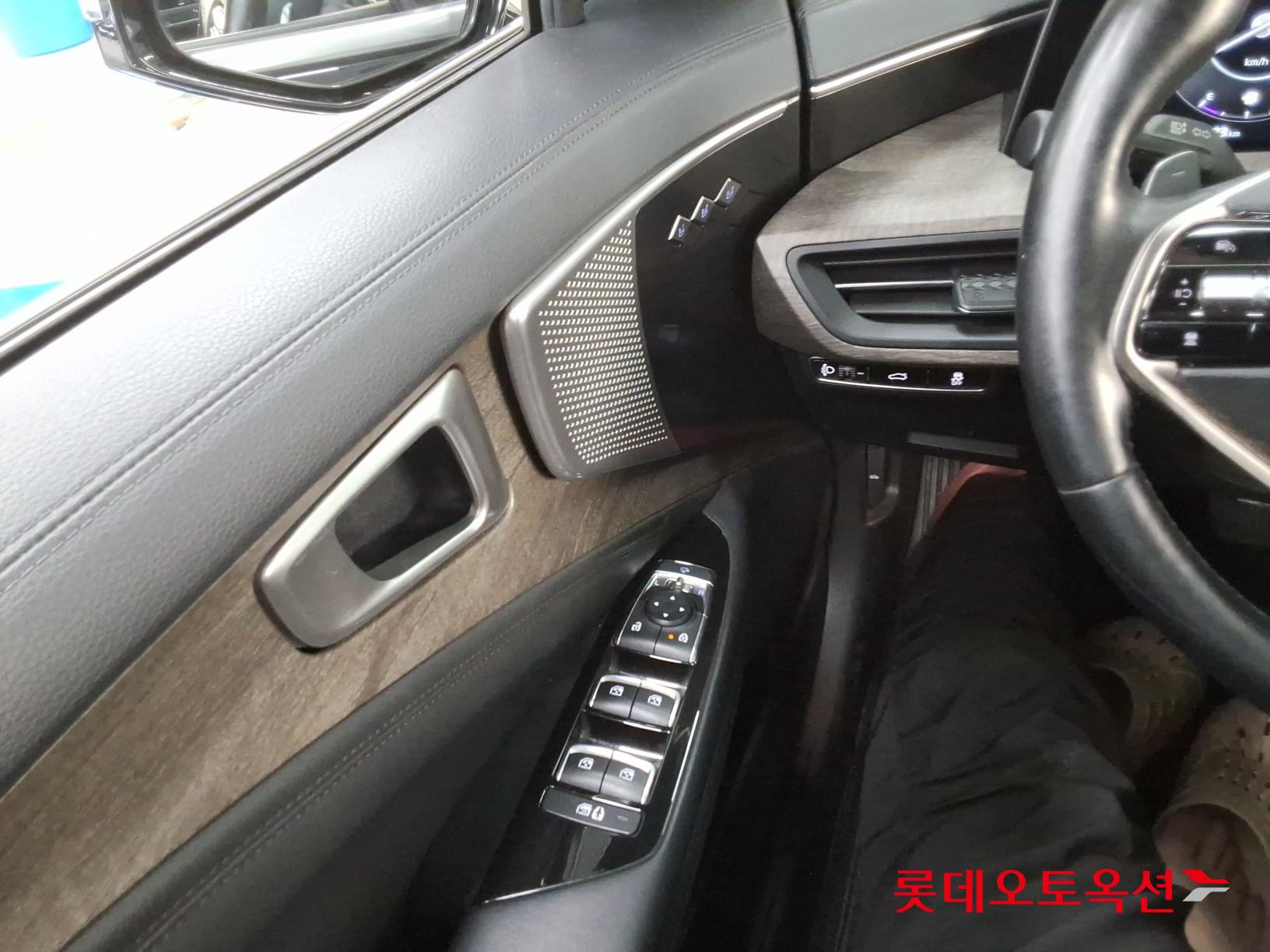 2022 - kia k8