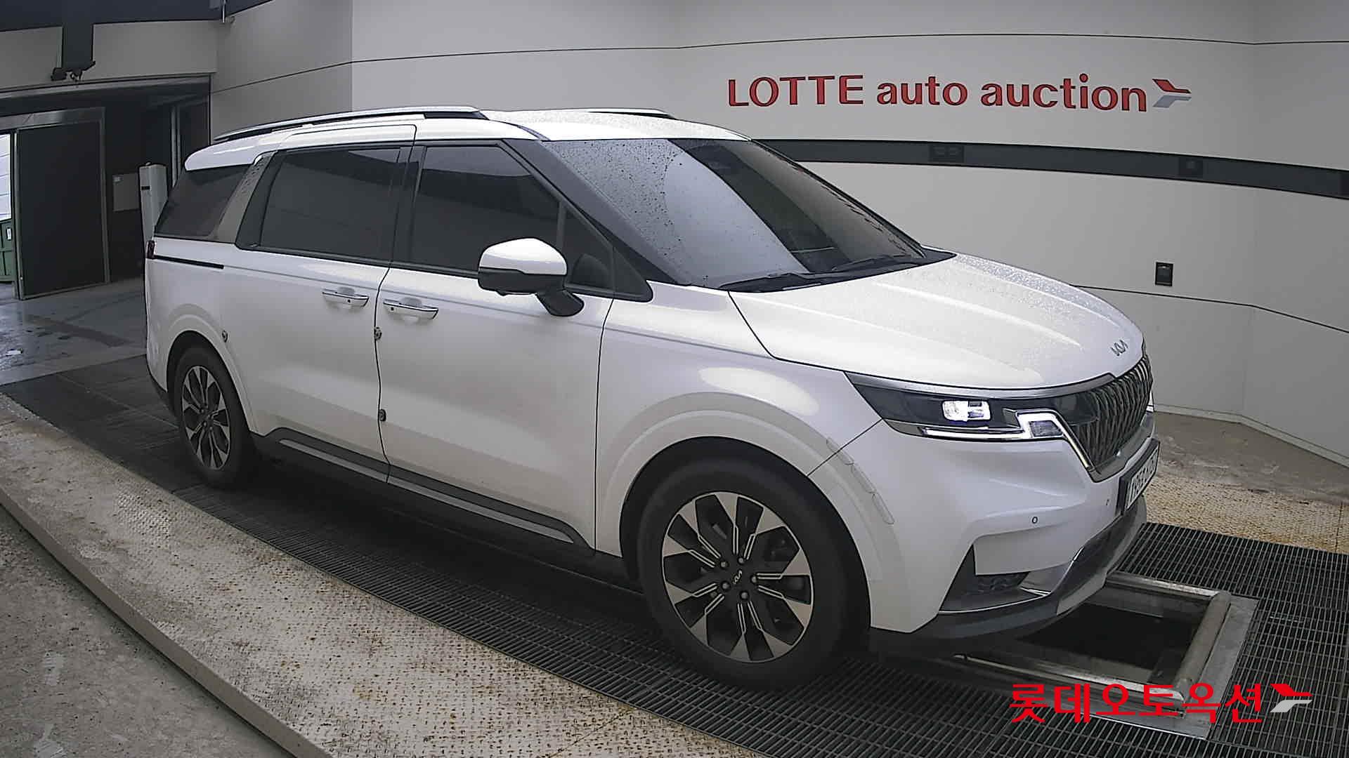 2023 - kia carnival