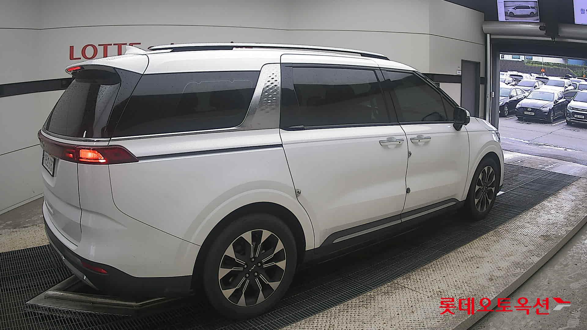 2023 - kia carnival