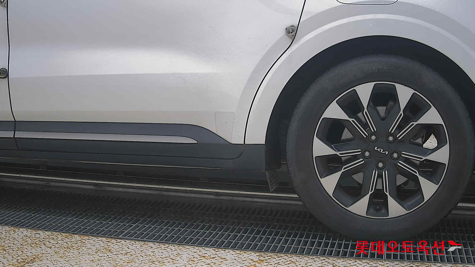 2023 - kia carnival
