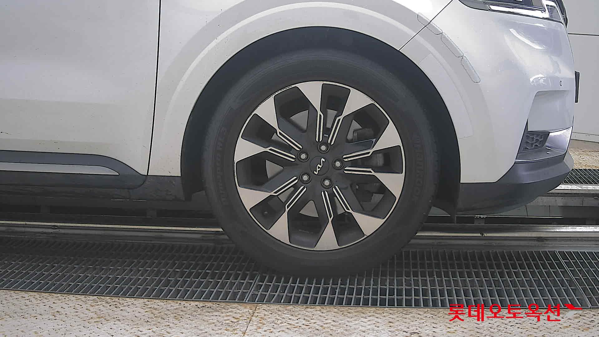2023 - kia carnival