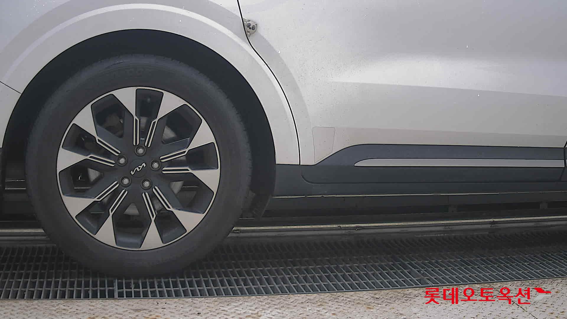 2023 - kia carnival