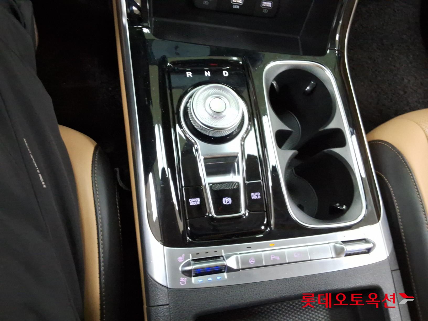 2023 - kia carnival
