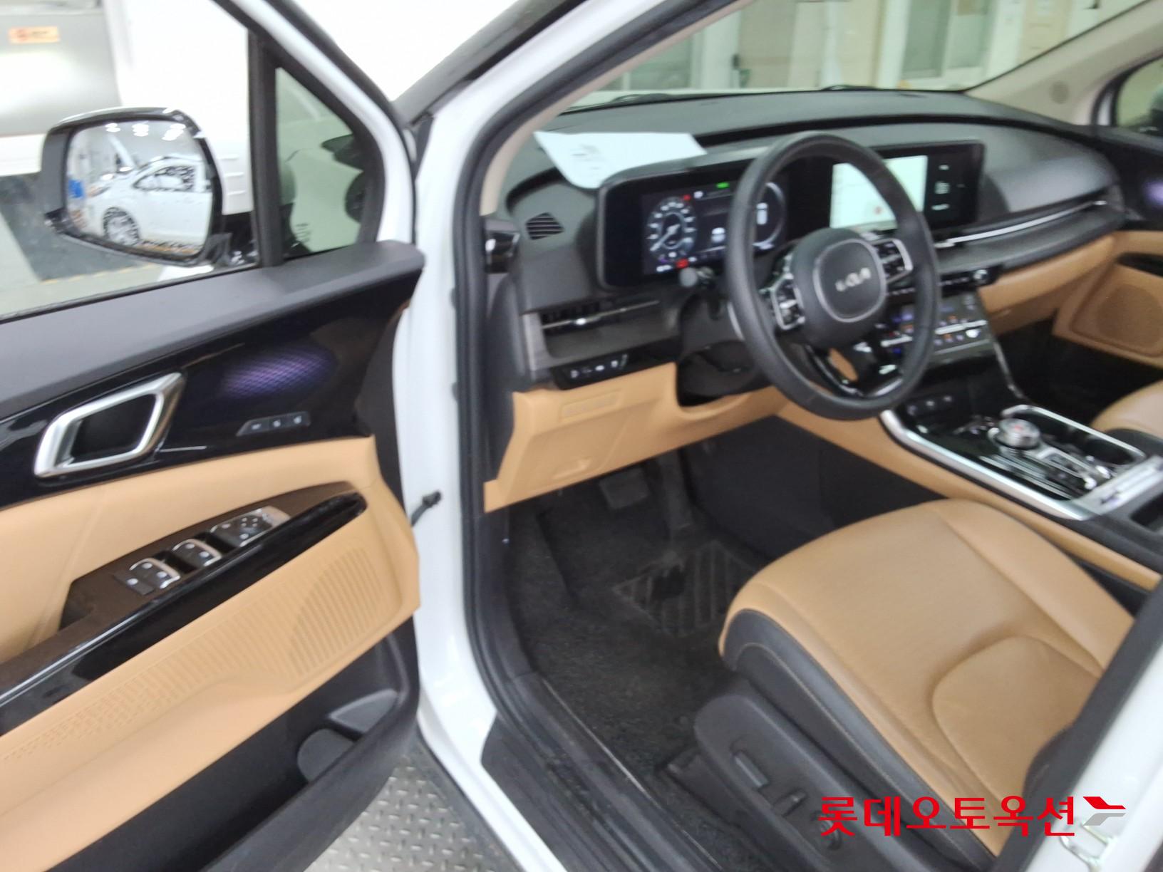 2023 - kia carnival
