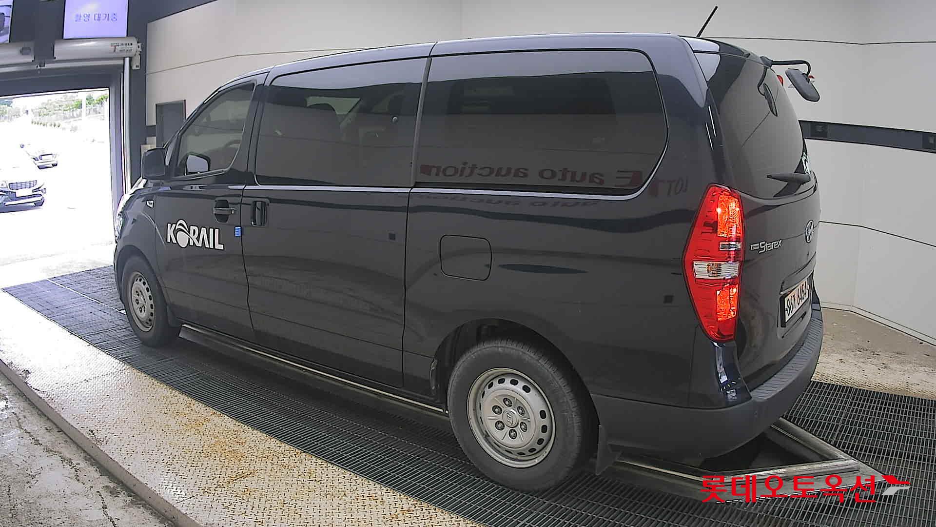 2021 - hyundai grand starex