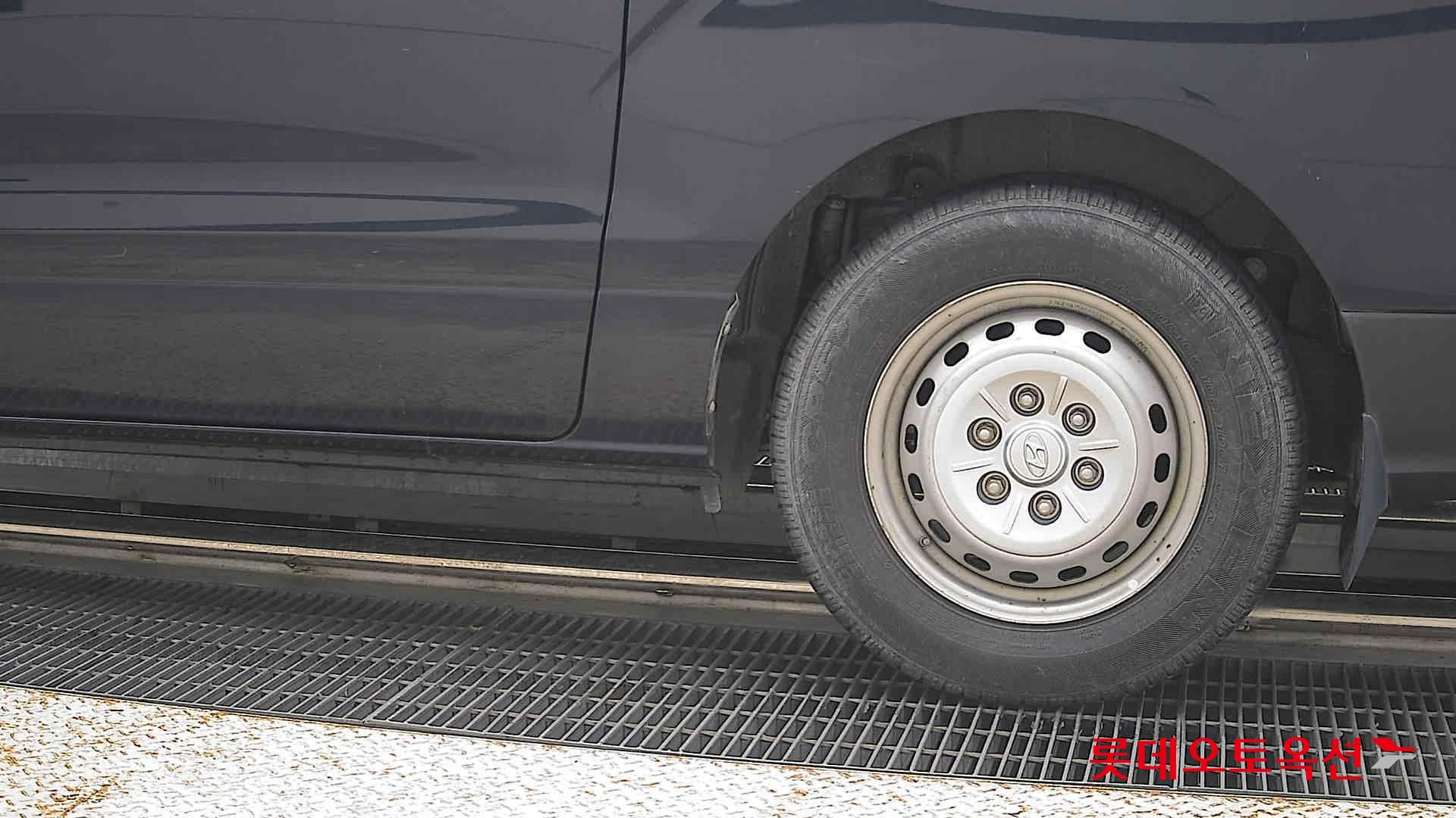 2021 - hyundai grand starex