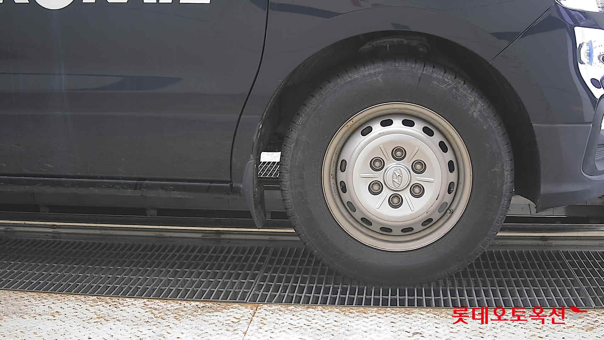 2021 - hyundai grand starex