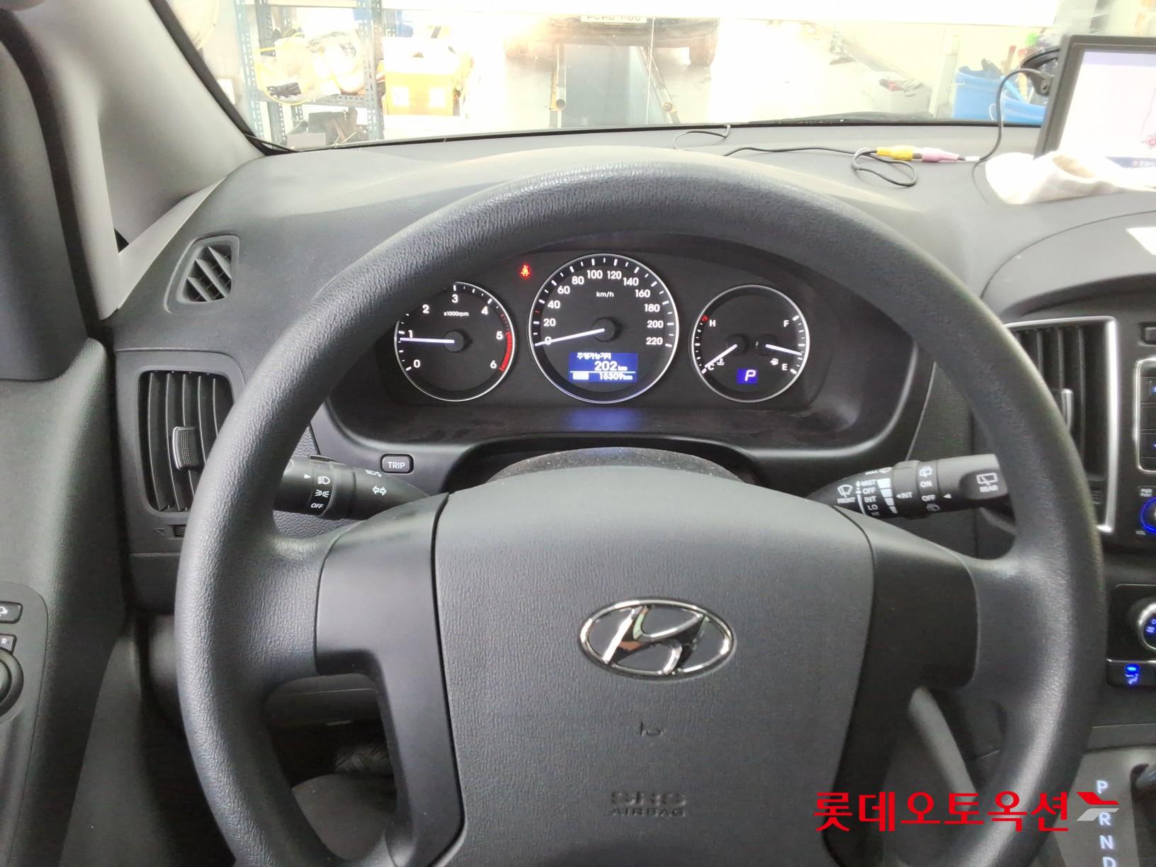 2021 - hyundai grand starex