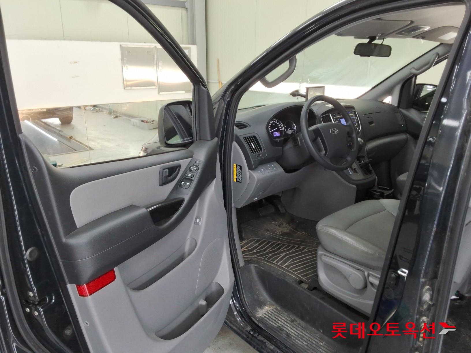 2021 - hyundai grand starex