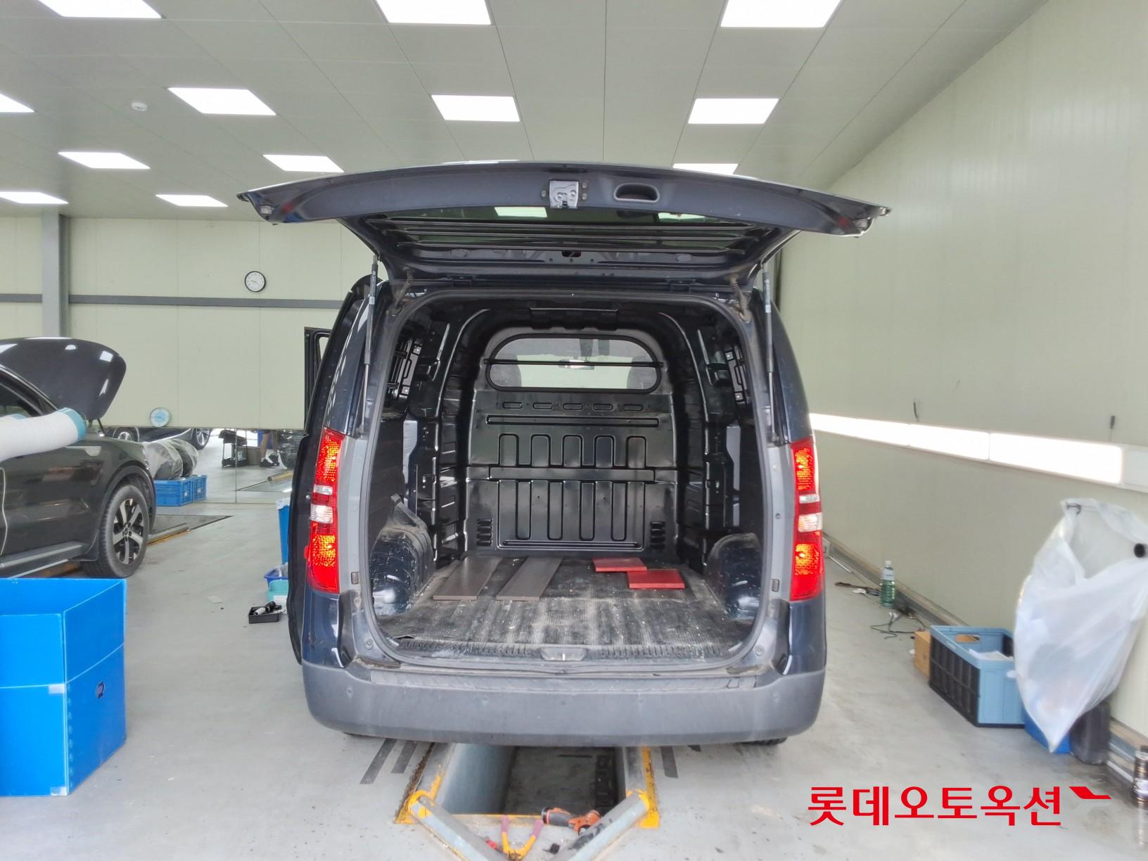 2021 - hyundai grand starex
