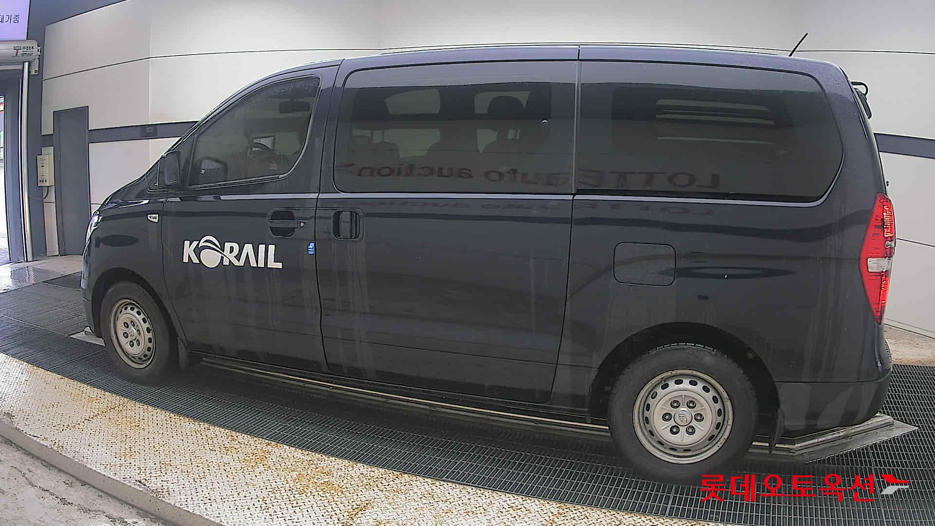 2021 - hyundai grand starex