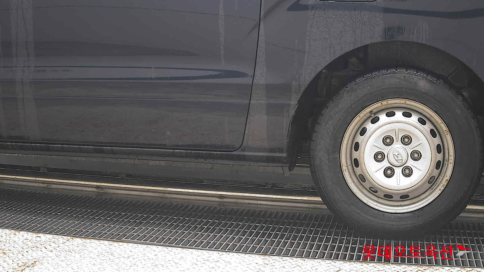 2021 - hyundai grand starex