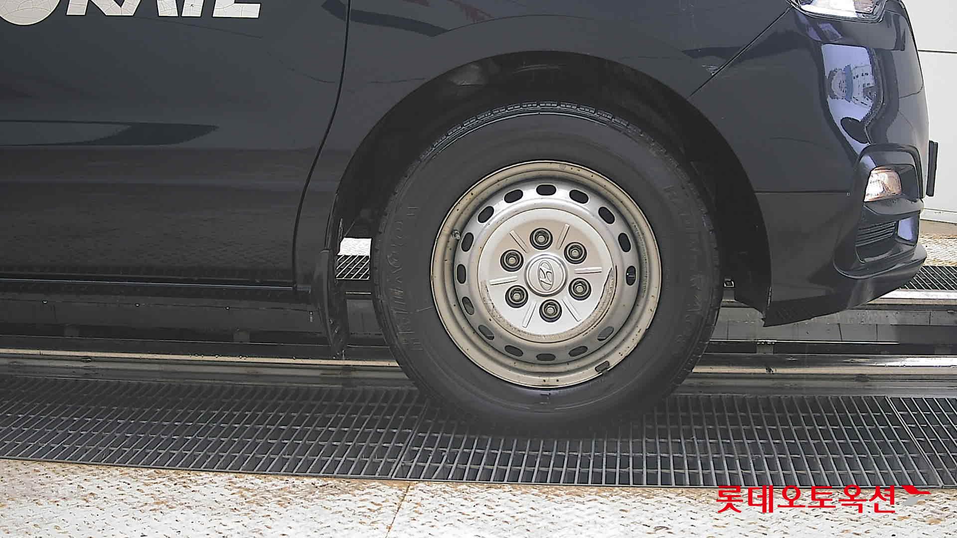 2021 - hyundai grand starex