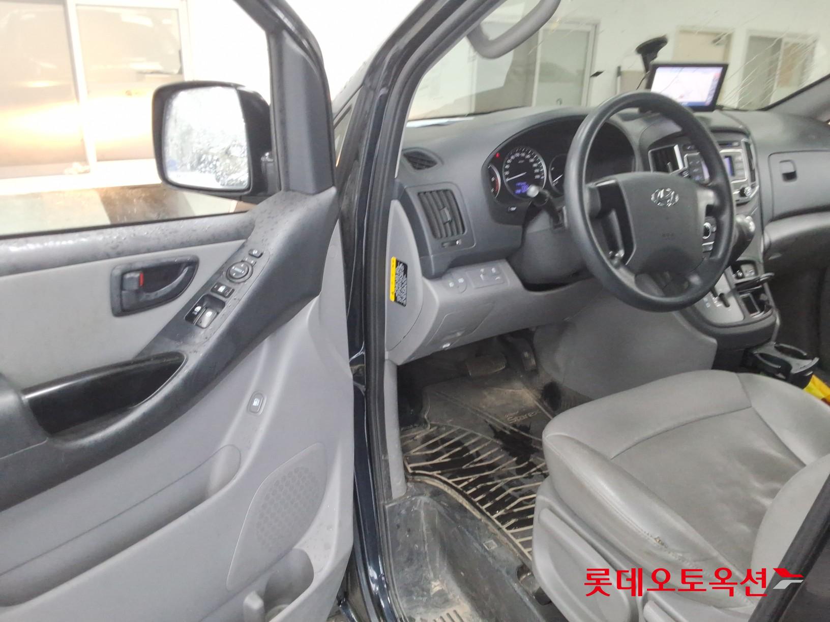2021 - hyundai grand starex