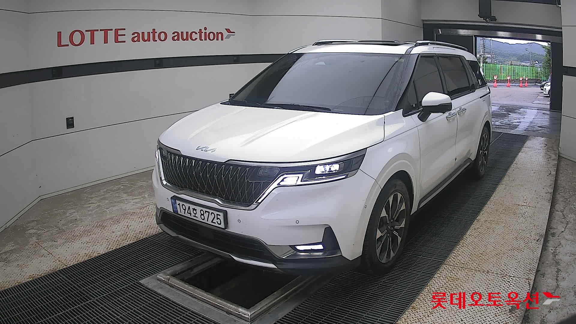 2023 - kia carnival