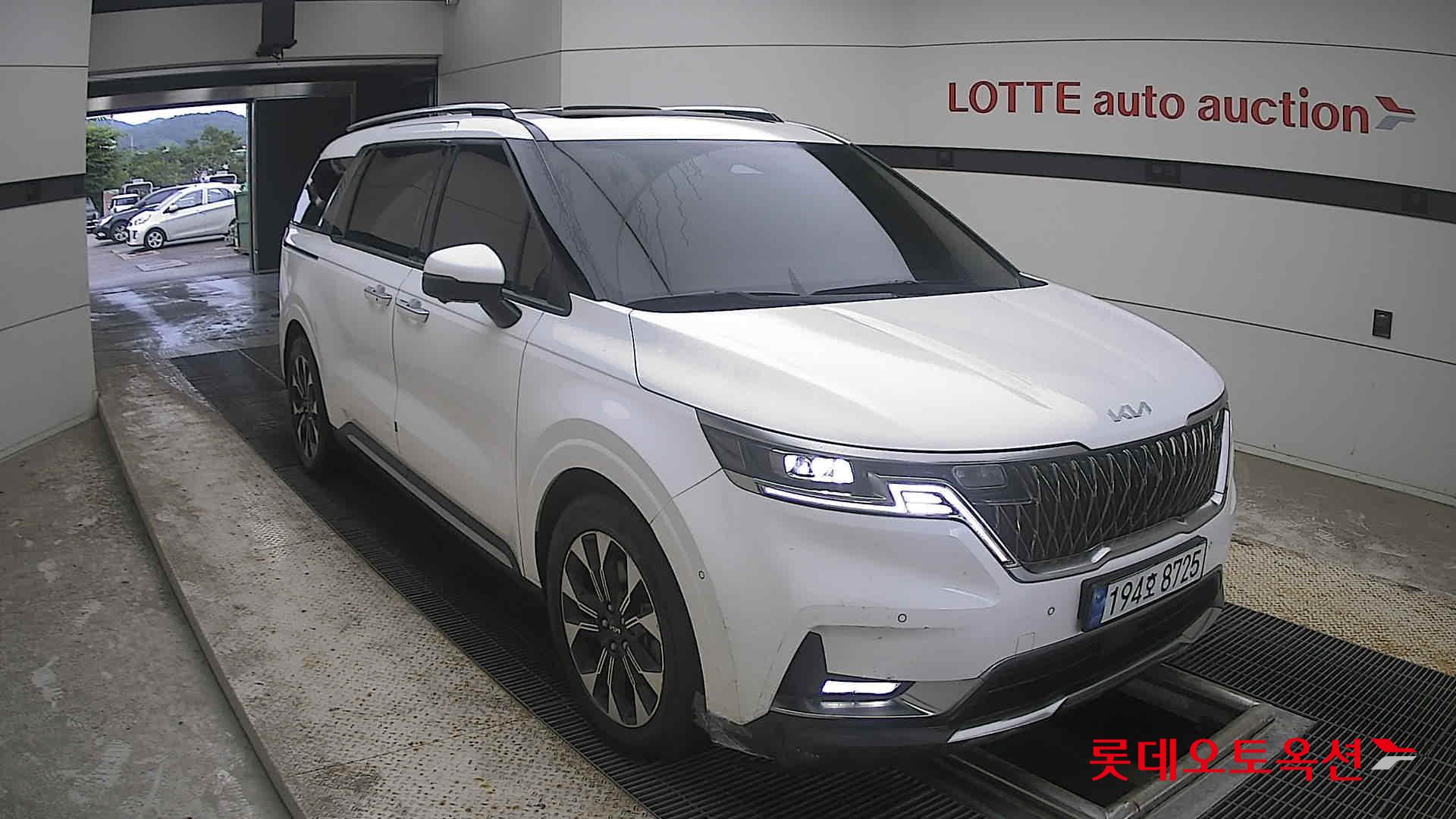 2023 - kia carnival