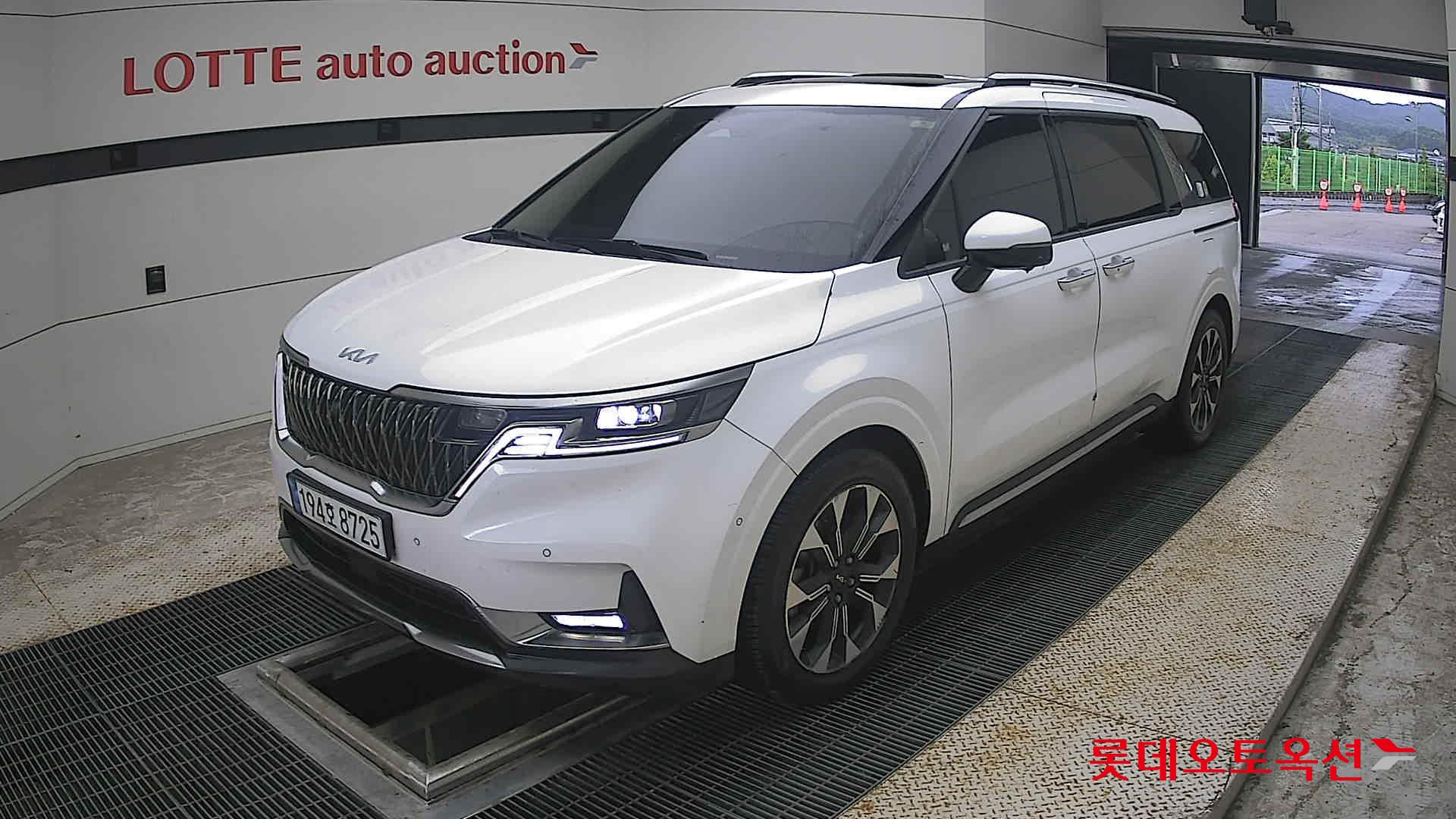 2023 - kia carnival