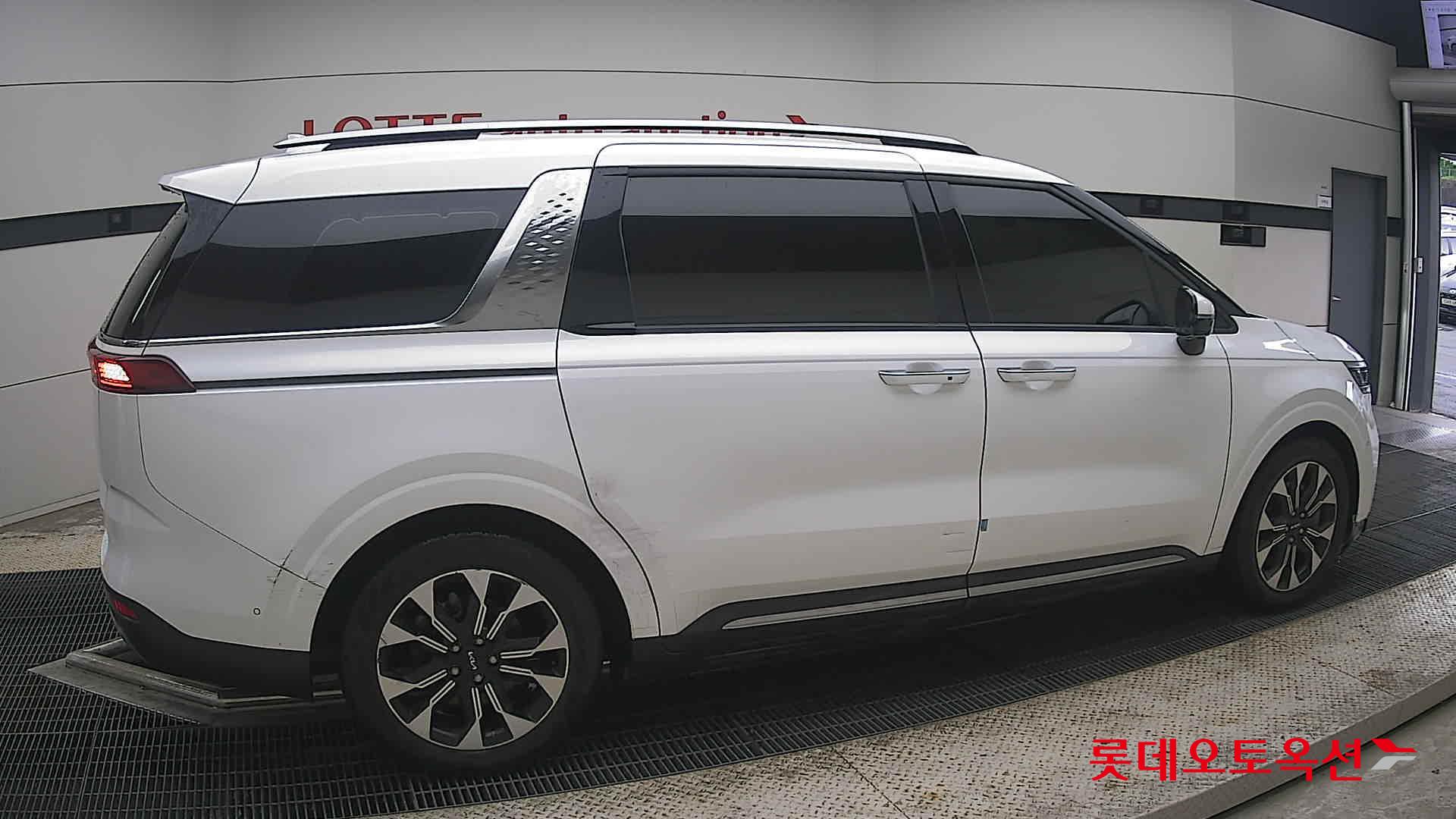 2023 - kia carnival