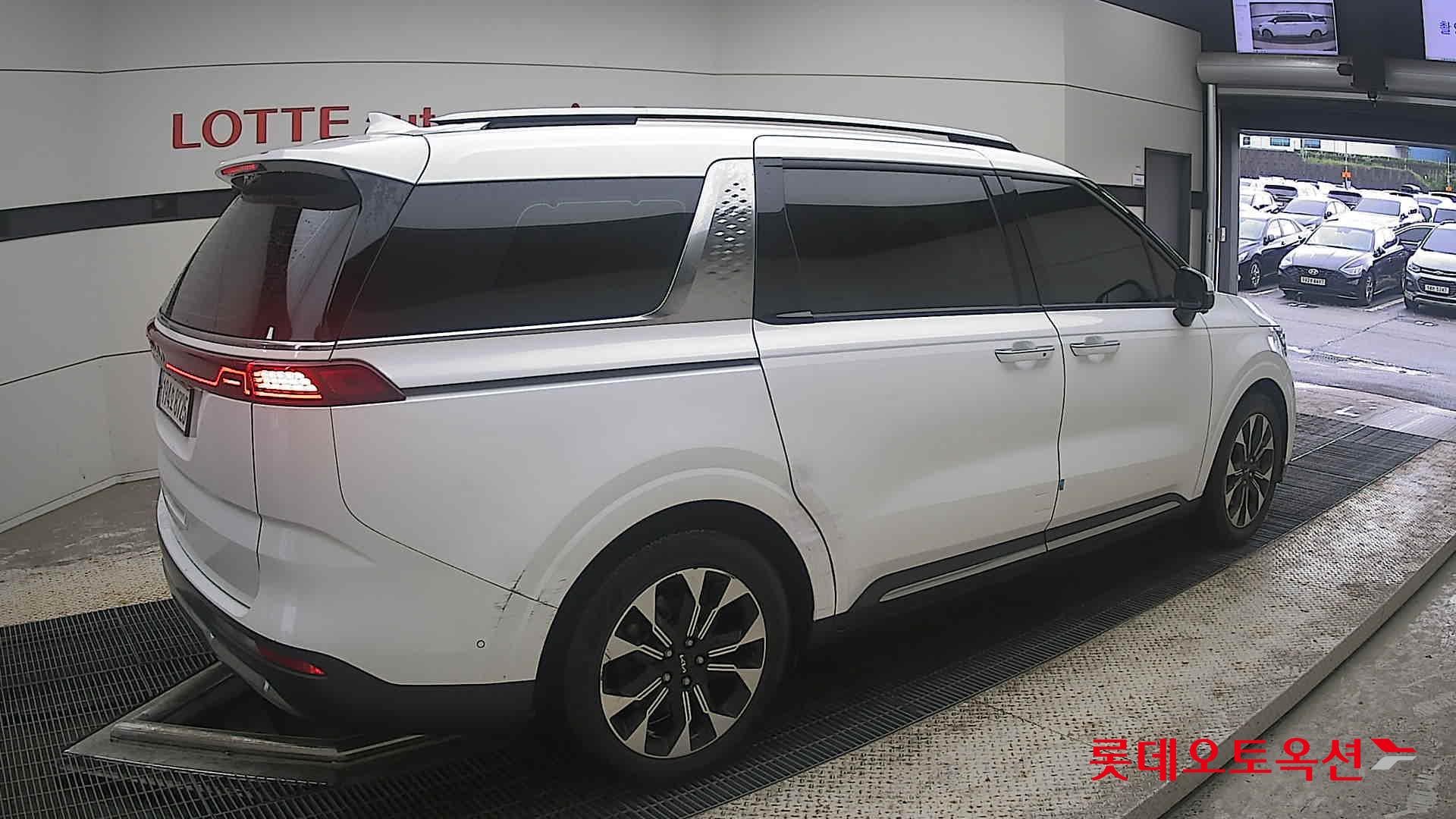 2023 - kia carnival