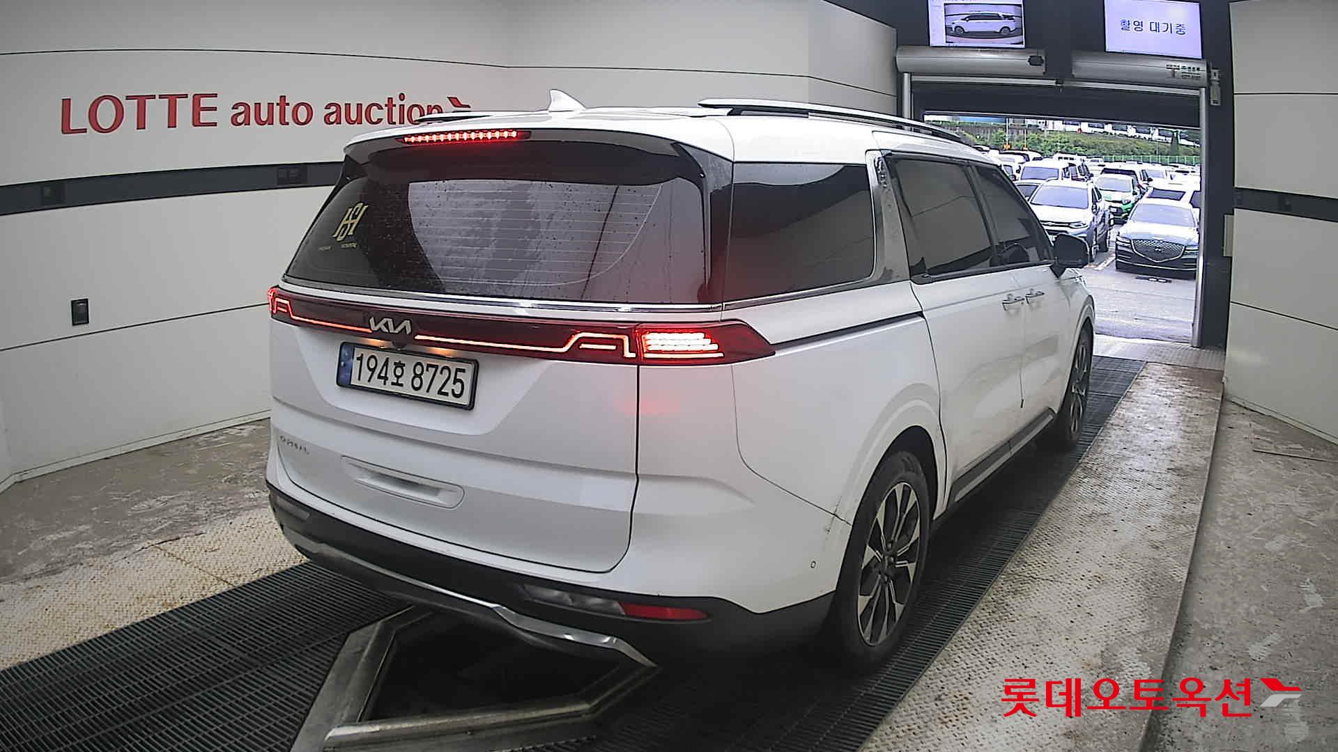 2023 - kia carnival
