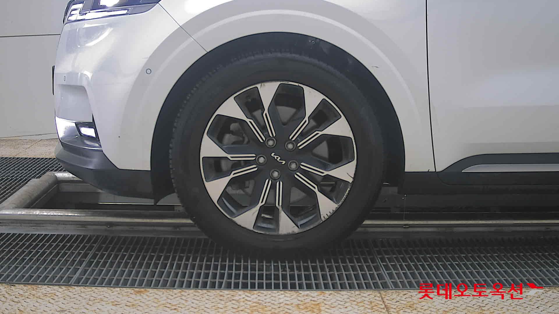 2023 - kia carnival