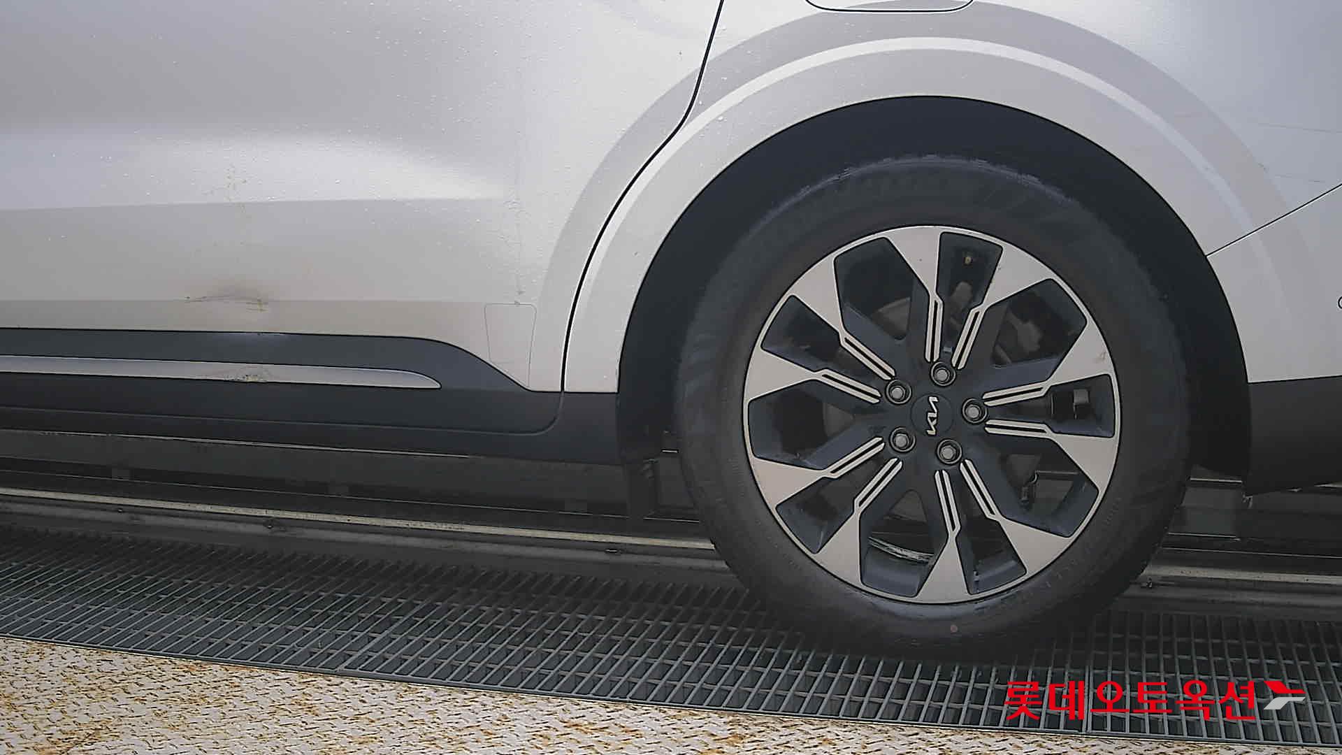 2023 - kia carnival