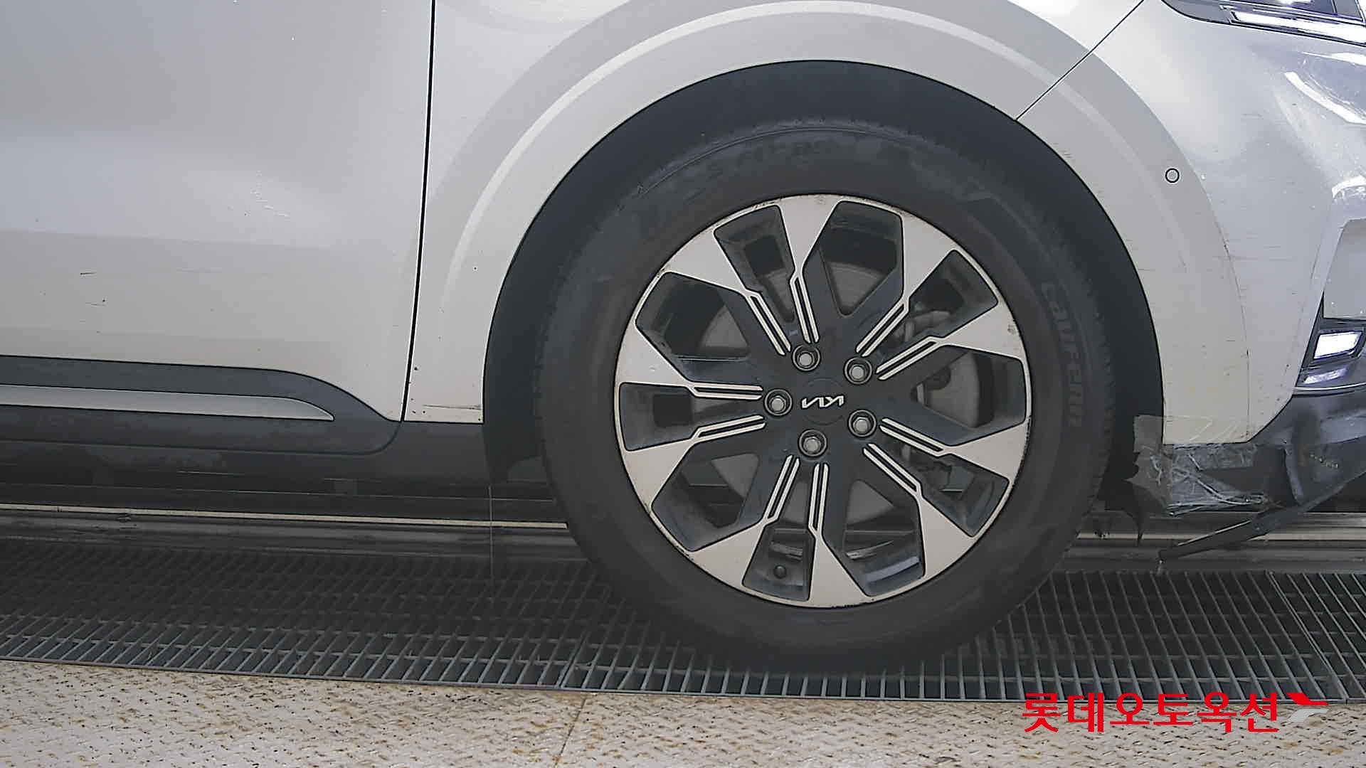 2023 - kia carnival
