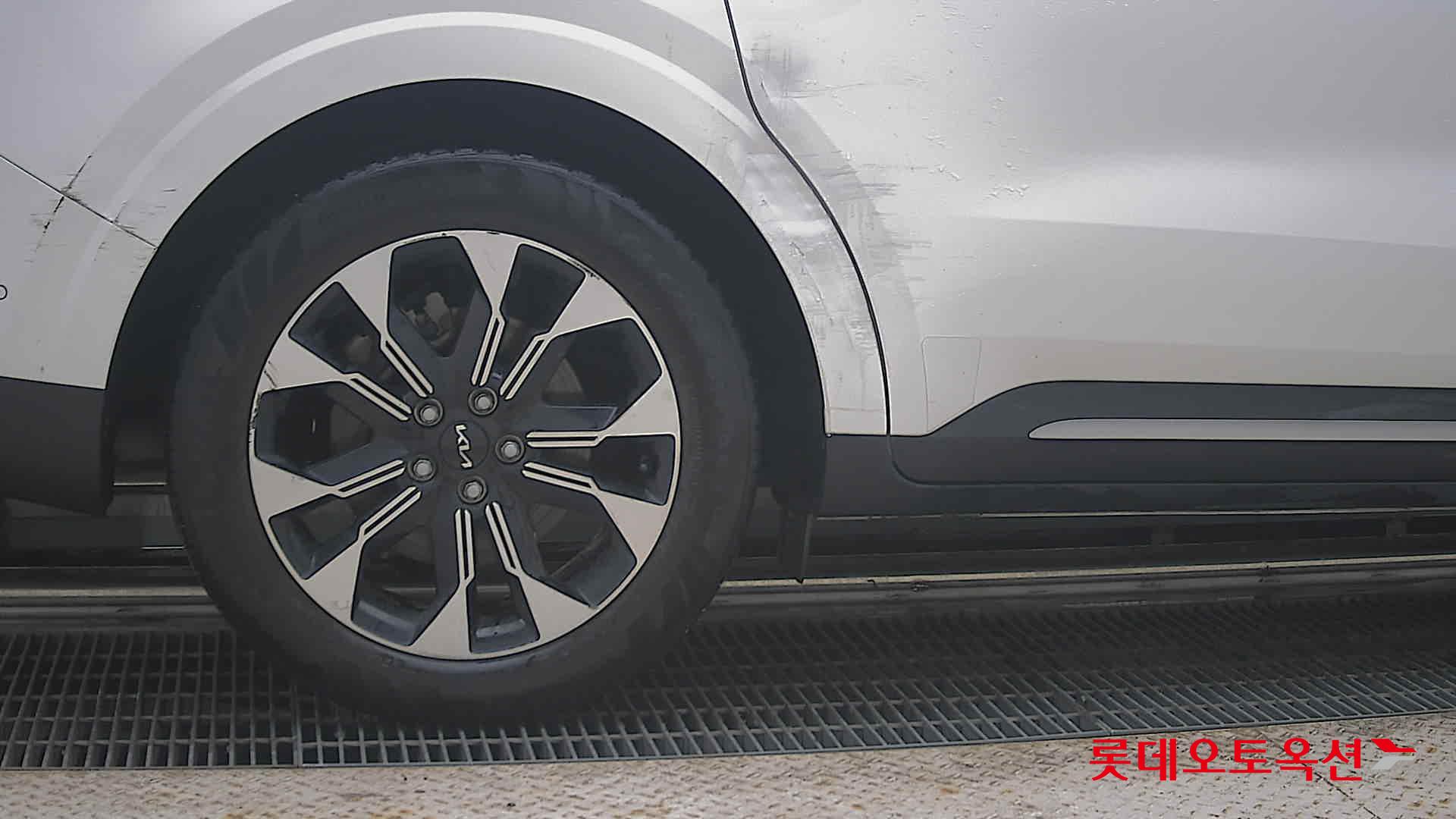 2023 - kia carnival