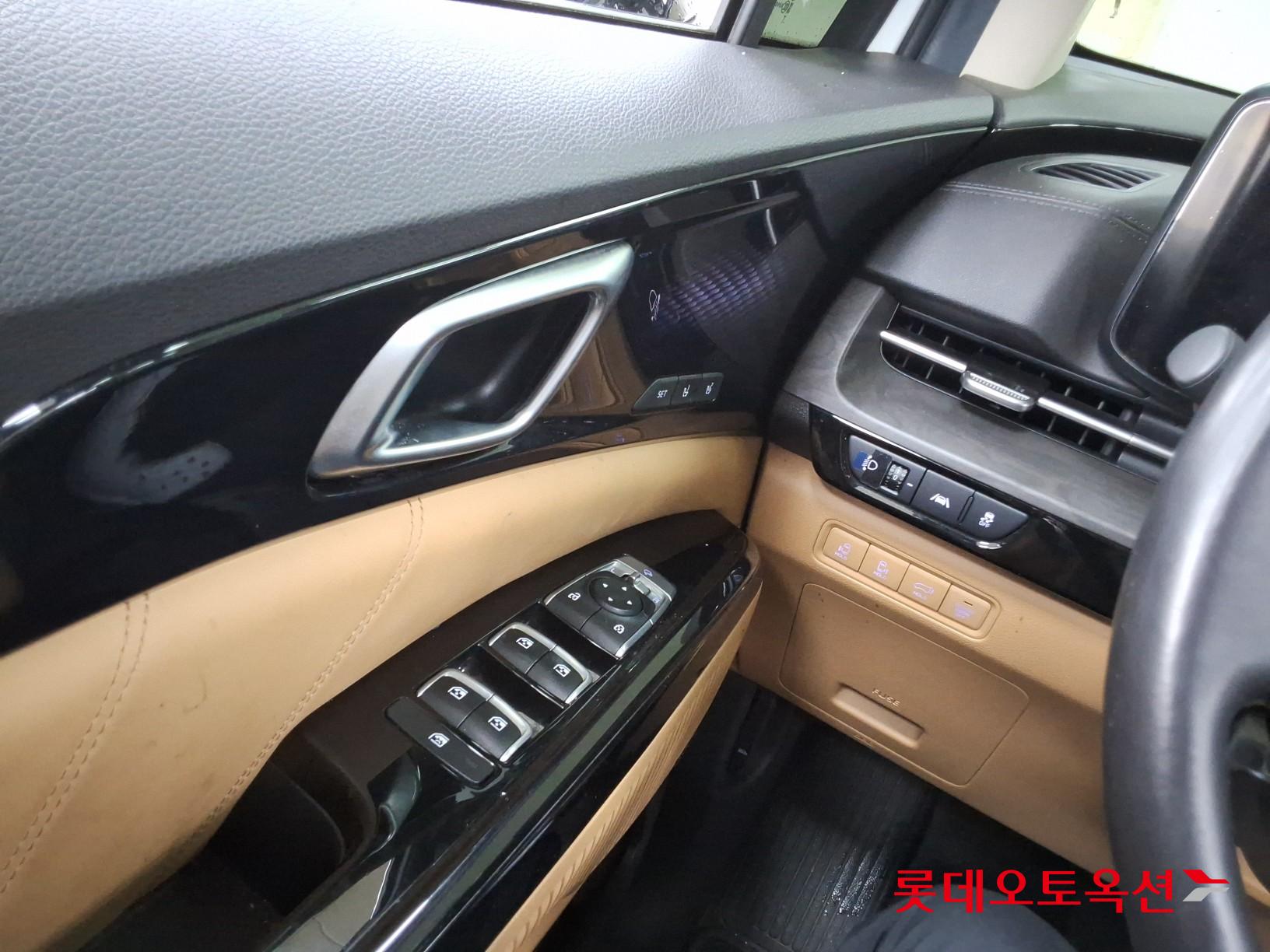 2023 - kia carnival