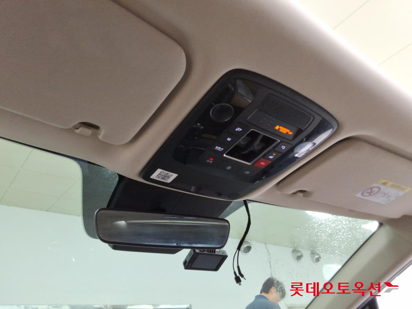 2023 - kia carnival