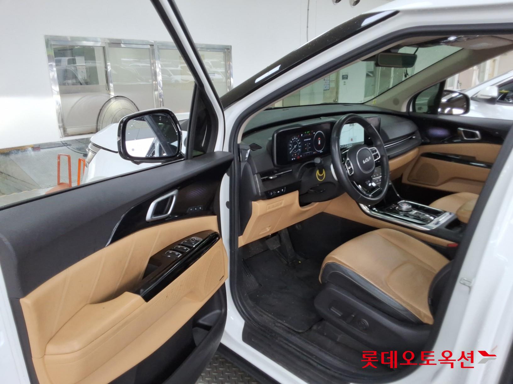 2023 - kia carnival