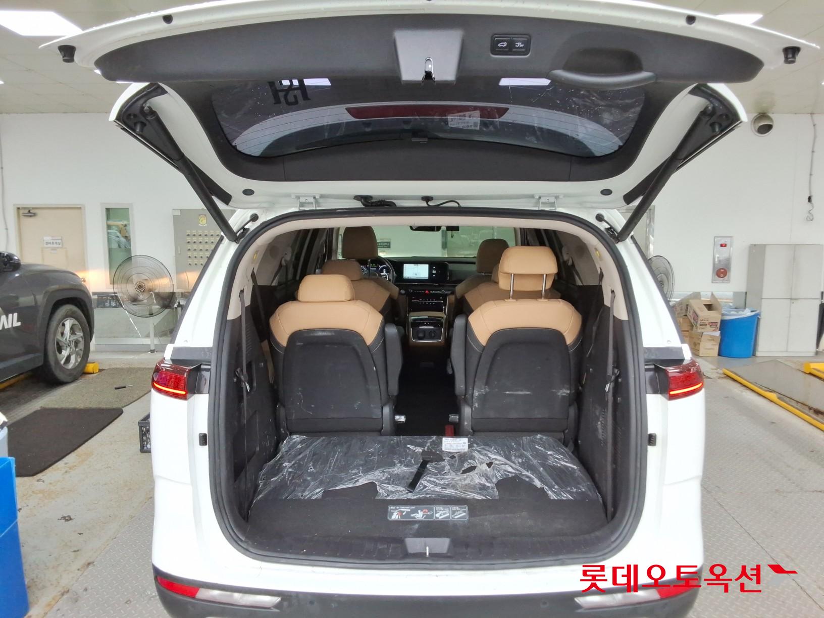 2023 - kia carnival