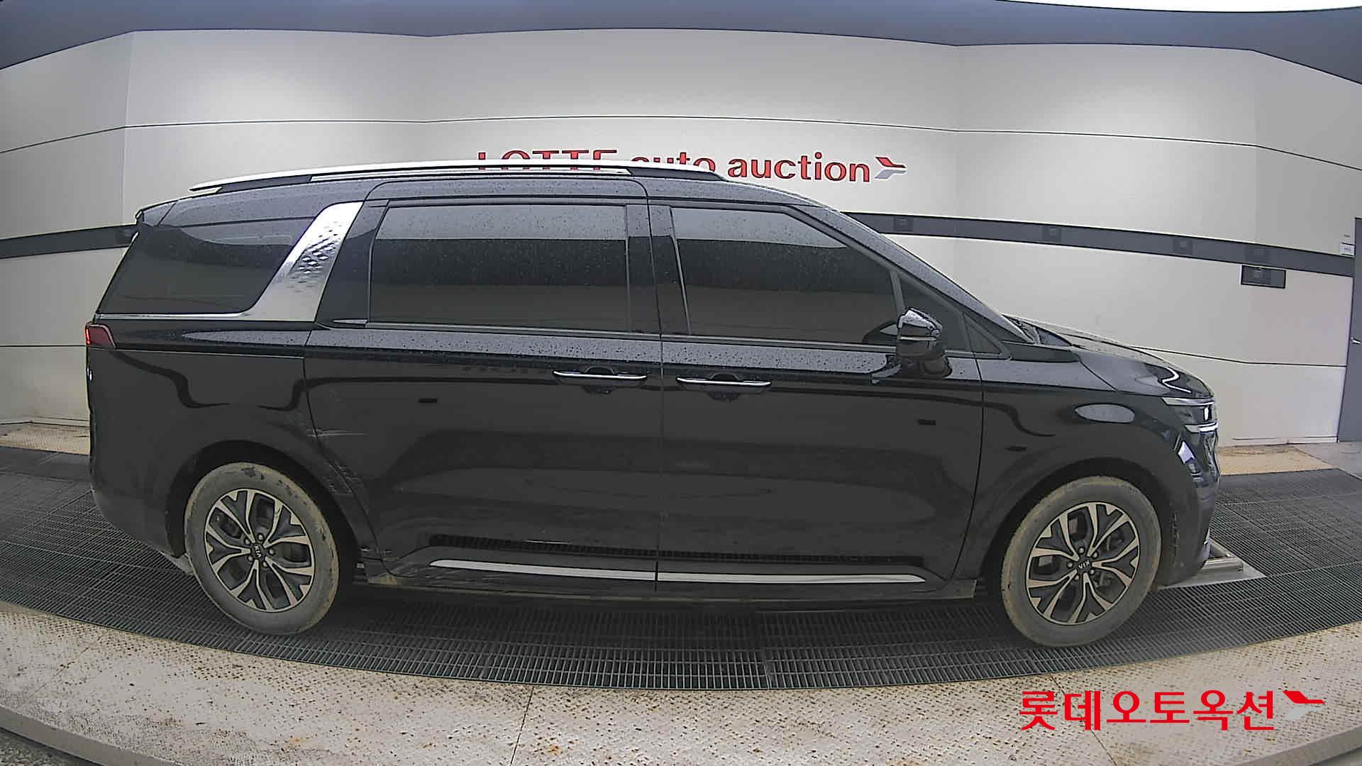 2021 - kia carnival