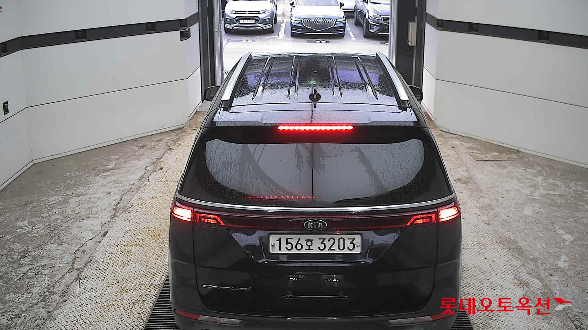 2021 - kia carnival