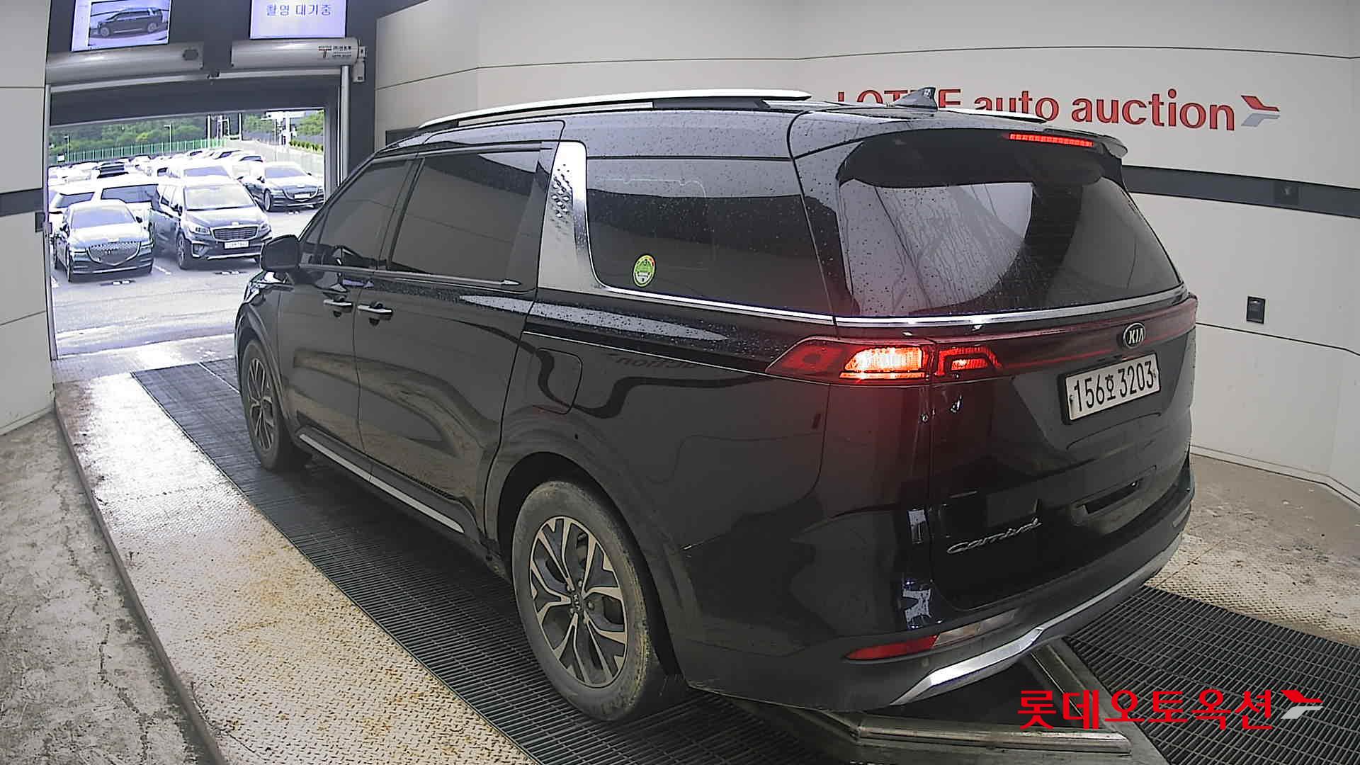 2021 - kia carnival