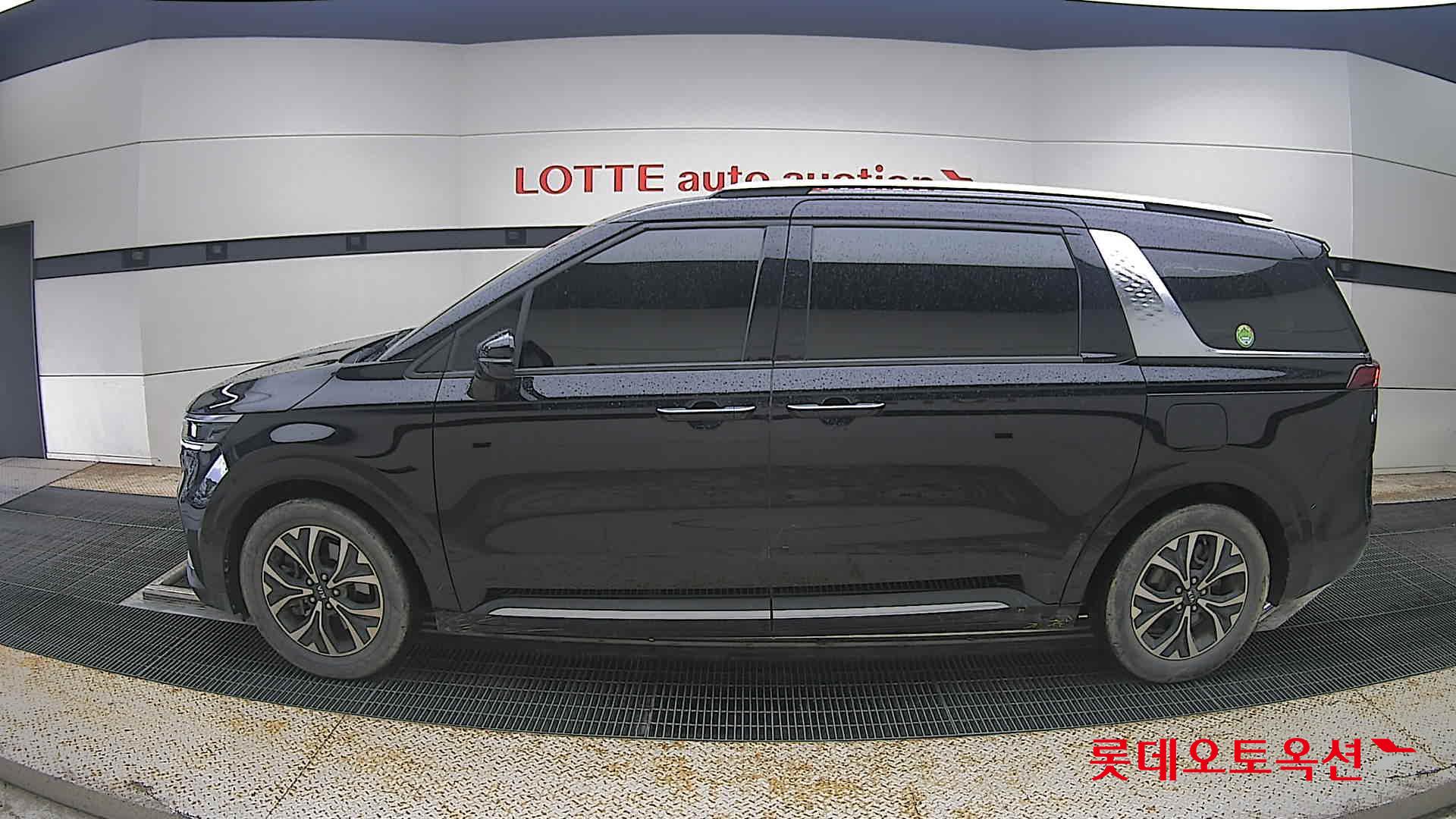 2021 - kia carnival