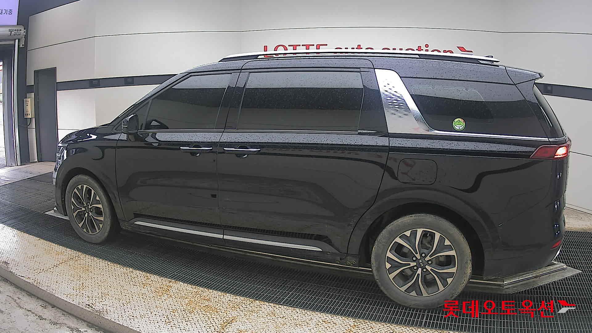 2021 - kia carnival