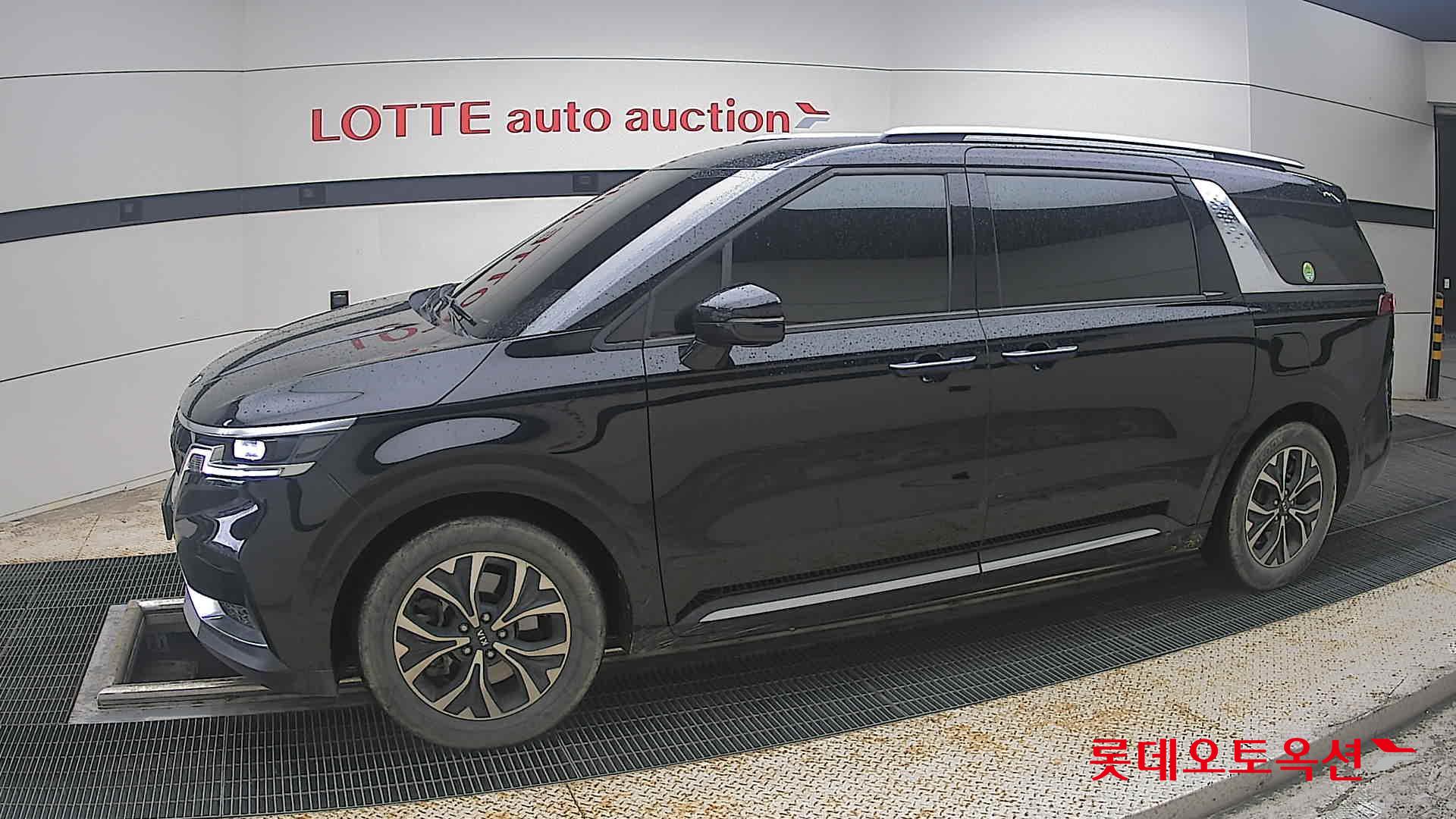2021 - kia carnival