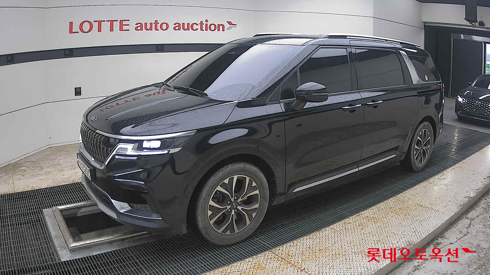 2021 - kia carnival