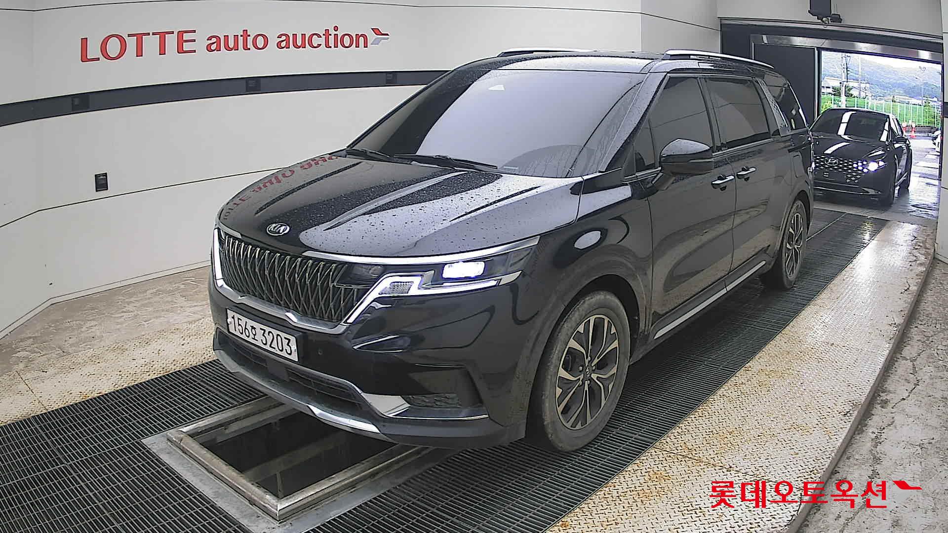 2021 - kia carnival